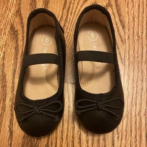 Cat and Jack Size 6 Girls Flats - Black